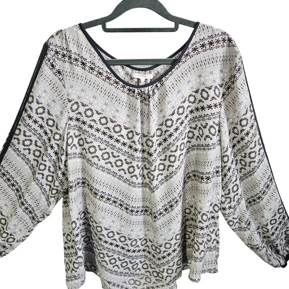 Maurices Size XL Lightweight Chiffon Tie Wrist Blouse Gray Black Boho Chevron - Picture 2 of 5